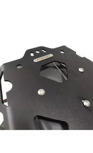 SOPORTE MALETA TRASERA SUZUKI DRX 200 (2016 - UP)